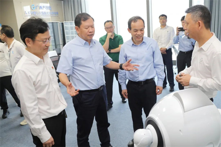 1661201315688124417.jpg 1661201315688124417.jpg